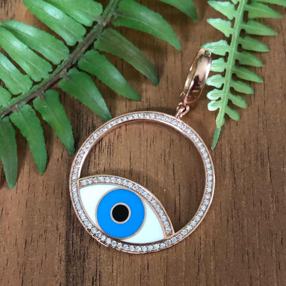 Eye necklace or earing!